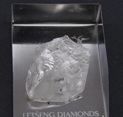 非洲南部eteng 钻石矿发现2颗超过100ct的宝石级钻石原石